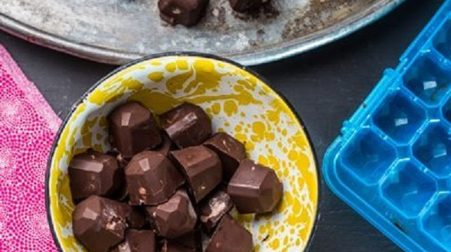 מתכון טראפלס שוקולד כשר לפסח באדיבות בן אנד גריס (צילום: יח"צ)