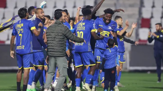 החגיגות כבר הפכו לעניין שבשגרה מבחינת מכבי בני ריינה (צילום: מאור אלקסלסי)