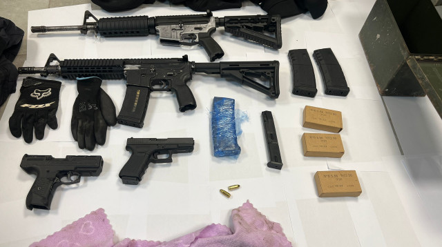 האמל"ח שנתפס בבאקה אל גרביה (צילום: דוברות המשטרה)