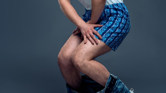 סבל משברים באיבר המין (צילום: אינג'אימג')