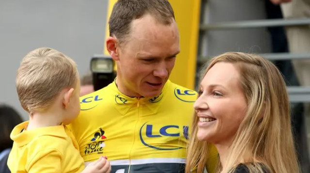 בני הזוג פרום עם בנם (צילום: אימג'בנק  GettyImages, Chris Graythen)