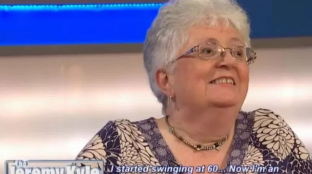 קרוליין וי בת ה-70 (צילום: ITV)