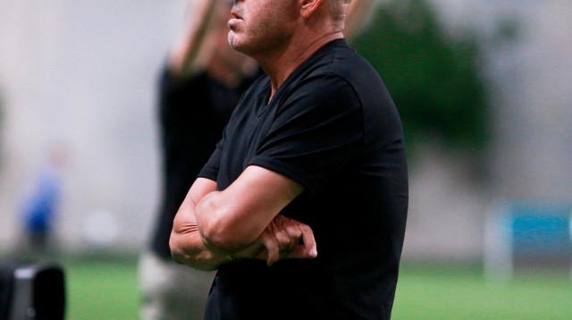 מאמן הפועל תל אביב יוסי אבוקסיס (צילום: קובי אליהו)