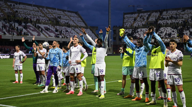 שחקני פיורנטינה חוגגים (צילום: GettyImages)