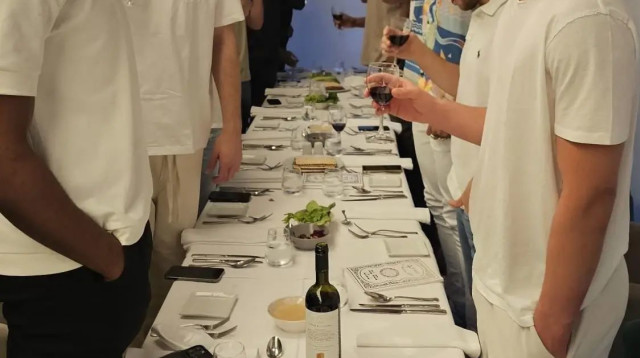 סדר פסח של מכבי תל אביב לפני פלייאוף היורוליג ביוון (צילום: אתר רשמי, מכבי תל אביב)