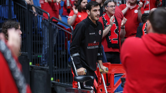 זכה לאהבה מהקהל. דוברת הפצוע (צילום: לירון מולדובן)