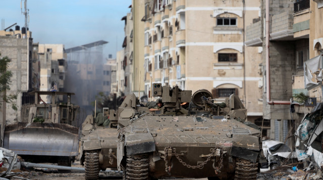 טנקים בעזה (צילום: רויטרס)