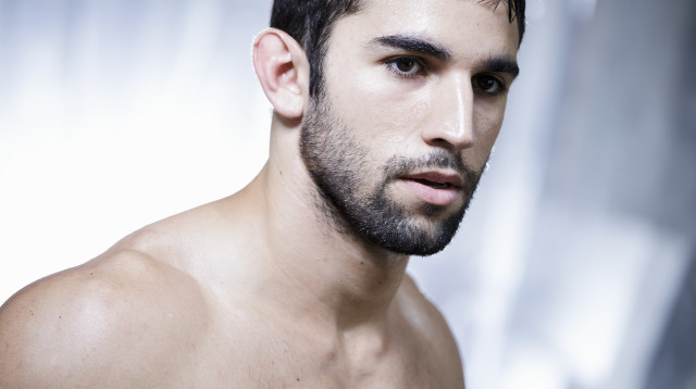 גברים עם שיער פנים מושכים יותר (צילום: אינג'אימג')