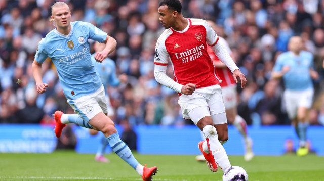 שחקן מנצ'סטר סיטי ארלינג הולאנד, מול שחקן ארסנל גבריאל (צילום: GettyImages, Robbie Jay Barratt - AMA)