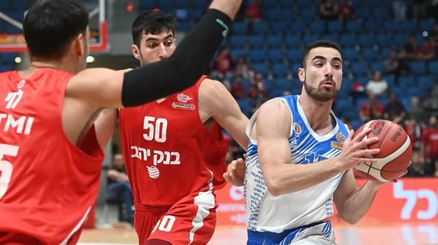 ג'ורדן כהן מכבי רמת גן (צילום: ברני ארדוב)