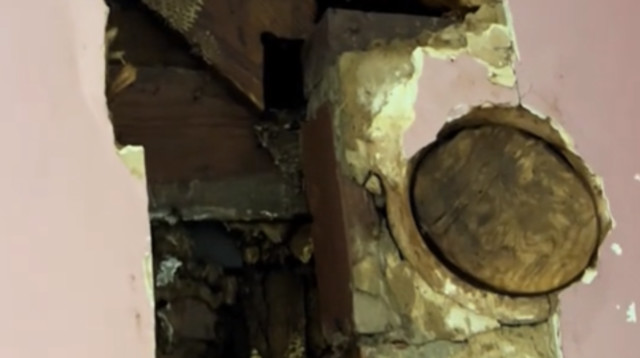 מה שאותר בקירות הבית היה מצמרר במיוחד (צילום: מתוך טיקטוק)