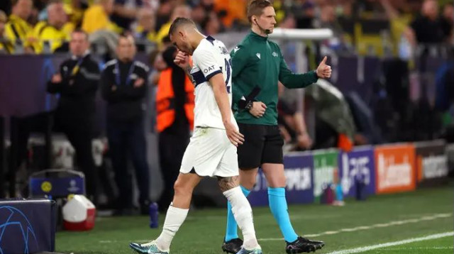 זוגתו חיכתה לו בחדר ההלבשה, בצרפת חוששים שייעדר מהיורו. הרננדז (צילום: GettyImages)