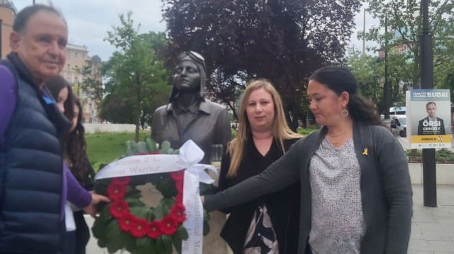 אנדרטת חנה סנש (צילום: משה כהן, בודפשט)