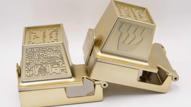 מכסה הפלא - פטנט עולמי חדש שישמור על התפילין בטוחות (צילום: בית התפילין והמזוזה מכסה הפלא)