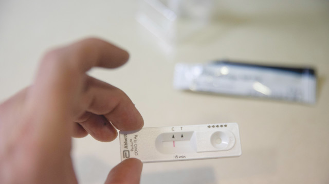 בדיקת קורונה (צילום:  נעם ריבקין פנטון, פלאש 90)