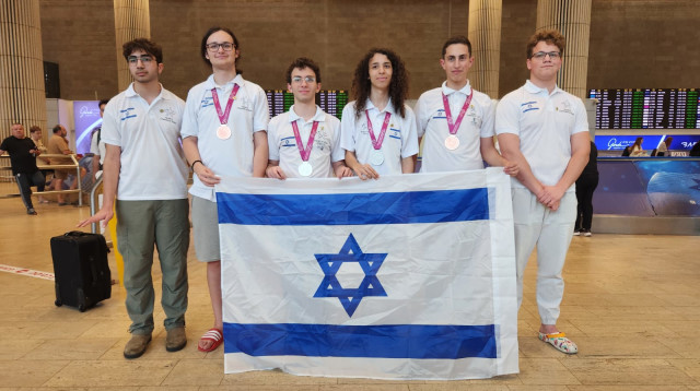 נבחרת ישראל בכימיה/מרכז מדעני העתיד ומשרד החינוך (צילום: מרכז מדעני העתיד ומשרד החינוך )