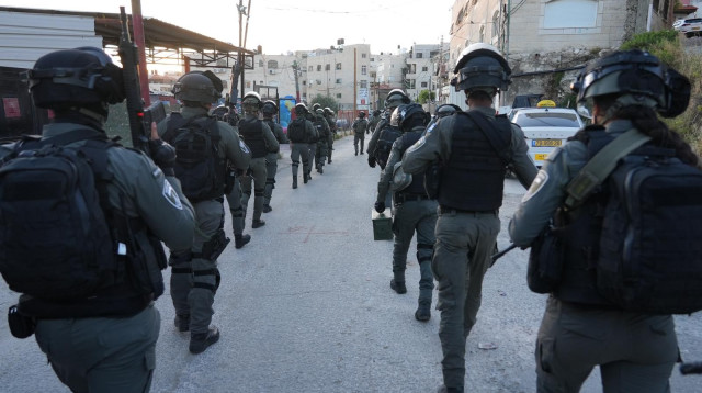 הריסת ביתו של המחבל פאדי ג׳מג׳ום במחנה הפליטים שועפאט (צילום: דוברות המשטרה)