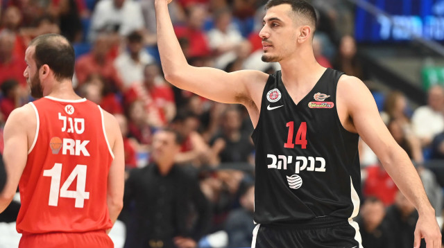 שחקן הפועל ירושלים נועם דוברת (צילום: ברני ארדוב)