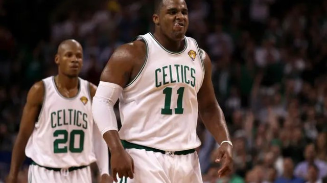 העונש הגיע. דייויס (צילום: GettyImages, Elsa)