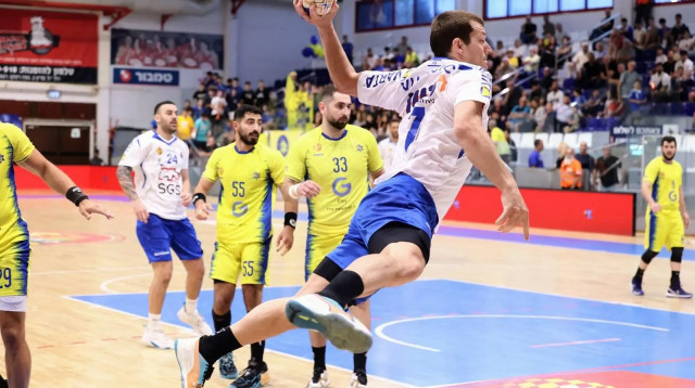 ריסטו וויאצ'יץ' שחקן א.ס. רמת השרון כדוריד (צילום: אתר רשמי, הדר ואן קולא, איגוד הכדוריד)