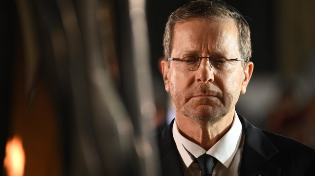 נשיא המדינה יצחק הרצוג בטקס יום הזיכרון (צילום: מעיין טואף/לע״מ)