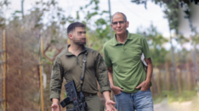 סא"ל יצחק כנען וסרן יוני (צילום: יוסי אלוני)