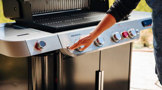 גריל GENESIS של WEBER (צילום: יחצ)