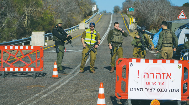 חסימות בכבישים בגבול הצפון, ציר אדום (צילום: אייל מרגולין פלאש 90)