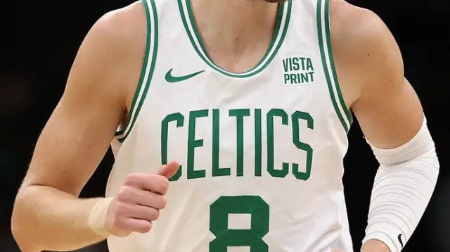 למרות סימני השאלה, דבר אחד ברור: לסלטיקס יש מספיק כישרון כדי להפוך לקבוצה הטובה בליגה. פורזינגיס (צילום: GettyImages, Maddie Meyer)