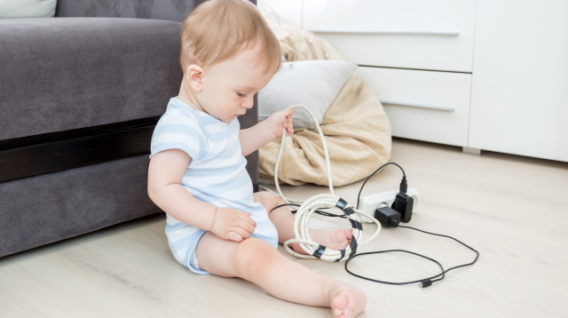 הבית שלכם. הרחיקו אביזרים מסוכנים (צילום: אינג'אימג')