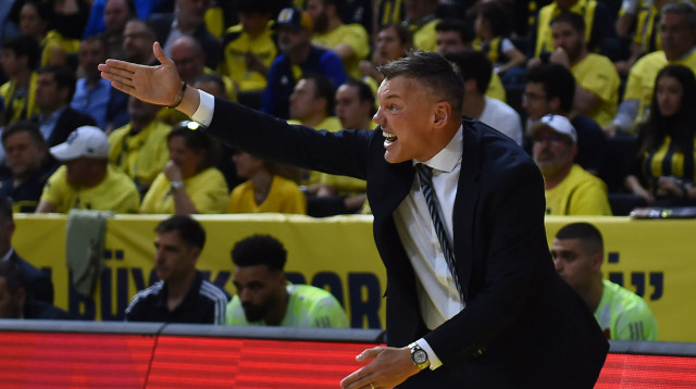 מאמן פנרבחצ'ה שרונאס יאסיקביצ'יוס (צילום: GettyImages, Seskim Photo/MB Media)