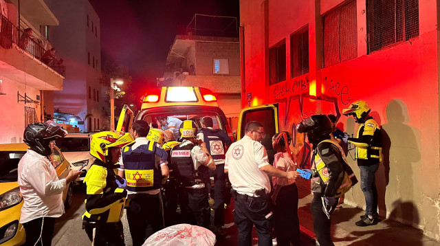 קטטה המונית בתל אביב בין יוצאי אריתריאה, ארכיון  (צילום: דוברות מד"א)