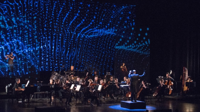 תזמורת המהפכה - לנוע בלי לזוז (צילום: משה ציטיאת)