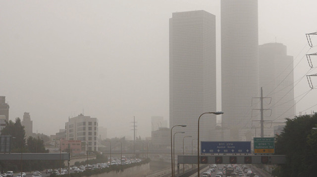 תל אביב זיהום  (צילום: רוני שוצר, פלאש 90)