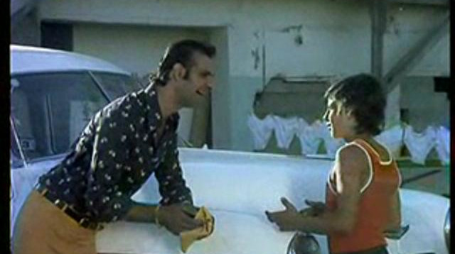 זאב רווח בצ'ארלי וחצי (צילום: צילום מסך)