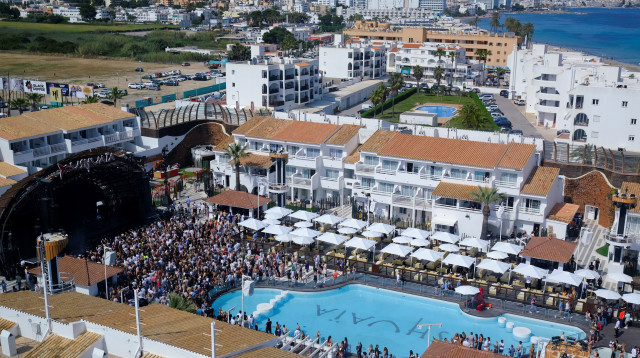 מסיבה באיביזה (צילום: רויטרס)