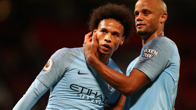 לירוי סאנה לצד וינסנט קומפאני (צילום: GettyImages, Catherine Ivill)