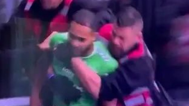 איוון מאסון, שחקן סנט אטיין (צילום: צילום מסך, מתוך שידורי הטלוויזיה)