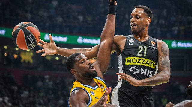 נאנלי ופוית'רס במאבק עיקש (צילום: אתר רשמי, Dragana Stjepanović)