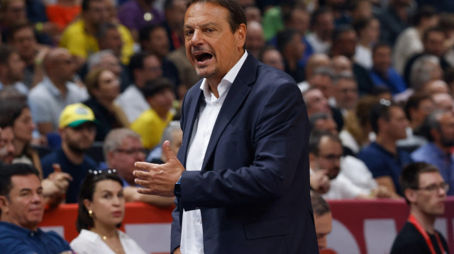 מאמן פנאתינייקוס ארגין עתמאן (צילום: GettyImages, ODD ANDERSEN/AFP)