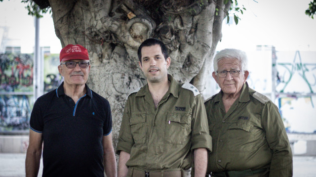 מימין לשמאל: יוסף חגואל, אורי סגל ויעקב חץ (צילום: גבי ריבקין)