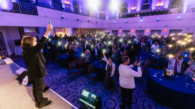 בני משפחות החטופים בכנס ג'רוזלם פוסט (צילום: גיא סידי)