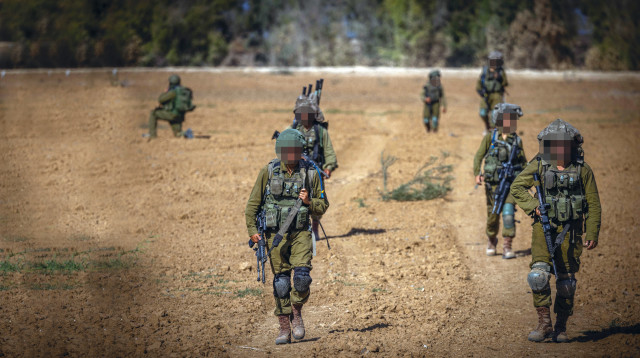 חיילי גדוד נצח יהודה בגבול עזה (צילום: יונתן זינדל, פלאש 90)