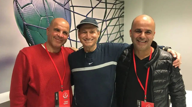 בעלי הפועל תל אביב שרון ניסנוב, מאיר תושב, זאב גרינברג (צילום: אתר רשמי, אורן יוסיפוביץ)