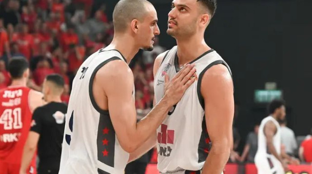 לא המצטיין של אתא הערב, אבל כן הגיבור. רז אדם (צילום: ברני ארדוב)