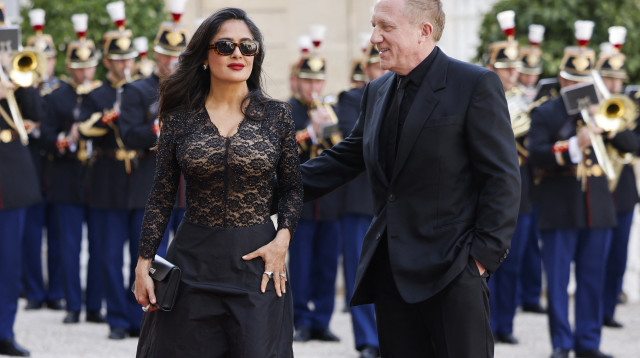 סלמה הייק ובעלה (צילום: LUDOVIC MARIN/AFP via Getty Images)