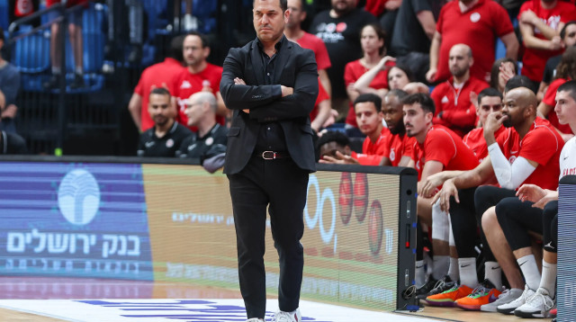 יונתן אלון מאמן הפועל ירושלים (צילום: לירון מולדובן)