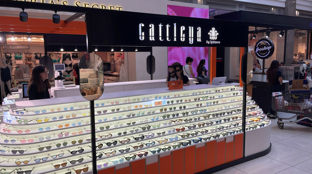 דוכן קאטליה פתח תקוה  (צילום: באדיבות אופטיקנה)