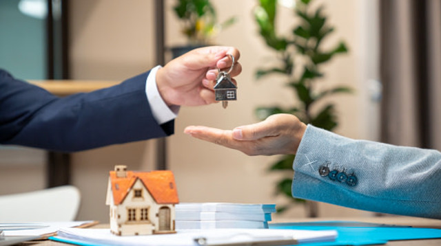 כששוק הדיור רותח, המירוץ לדירה חייב להיות חכם (צילום: Witthaya Prasongsin gettyimages)