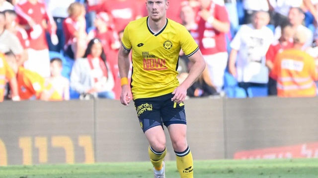 שחקן מכבי נתניה יובל שדה (צילום: ברני ארדוב)